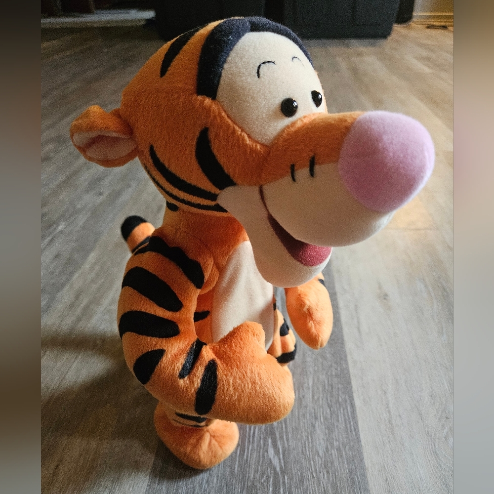Disney Winnie the Pooh BOUNCING TIGGER 12” Jumping Talking Mattel Plush 1998 VTG